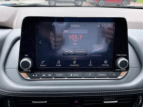 Used 2022 Nissan Rogue SV AWD/4WD image 19