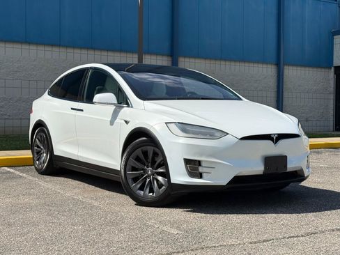 Used 2018 Tesla Model X 100D AWD/4WD image 3