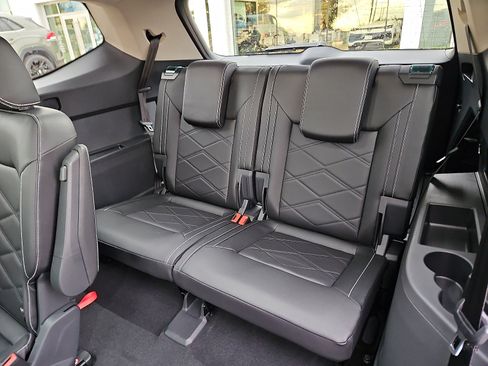 New 2026 Volkswagen Atlas SE image 9