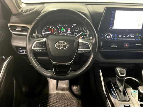 Used 2020 Toyota Highlander Limited image 8