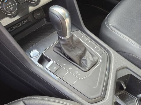 Used 2019 Volkswagen Tiguan SEL FWD image 19