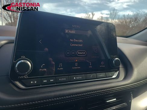 Used 2022 Nissan Rogue SV image 38