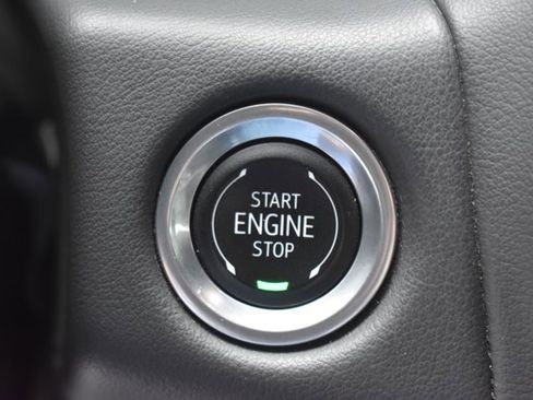 Used 2024 GMC Yukon SLT RWD image 27