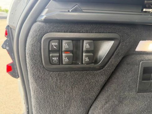 Used 2024 BMW X7 xDrive40i w/ Premium Package AWD/4WD image 19