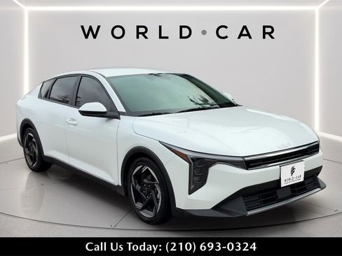Used 2025 Kia K4 EX image 1