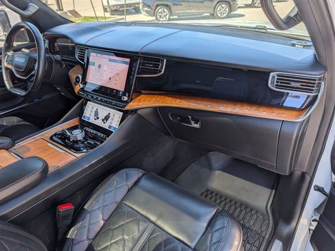 Used 2022 Jeep Grand Wagoneer Series III w/ Rear Seat Video Group 1 image 30