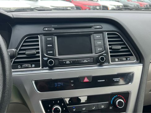 Used 2015 Hyundai Sonata SE w/ Option Group 09 image 34