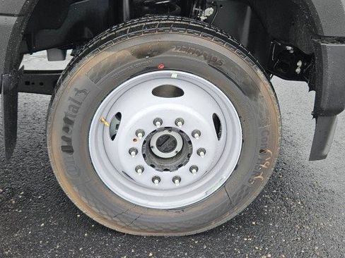 New 2024 Ford F550 4x4 Regular Cab Super Duty image 11