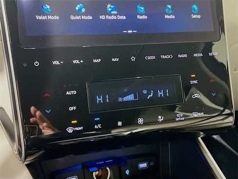 Used 2024 Hyundai Tucson Limited image 15