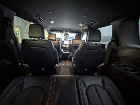New 2026 Chrysler Voyager LX image 19