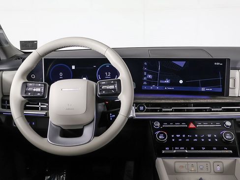 Certified 2025 Hyundai Santa Fe Limited image 39
