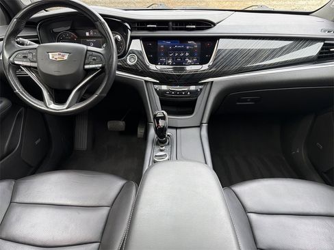 Used 2023 Cadillac XT6 Premium Luxury image 24