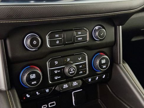 Used 2023 Chevrolet Tahoe Premier image 17