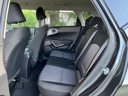 Used 2025 Kia Soul LX w/ LX Technology Package FWD image 19