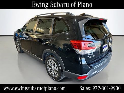 Used 2020 Subaru Forester Premium AWD/4WD image 5
