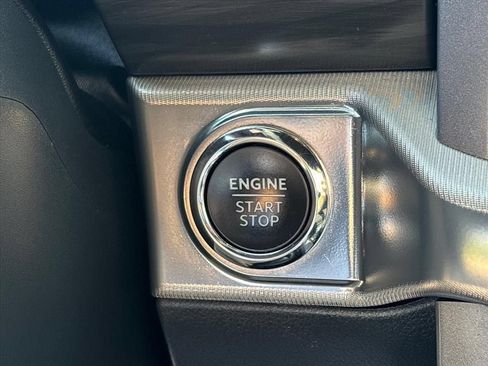 Used 2024 Ford F150 Lariat AWD/4WD image 34