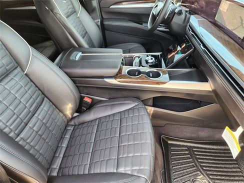 Used 2026 Cadillac Escalade Platinum Sport w/ LPO, ONYX Package image 10