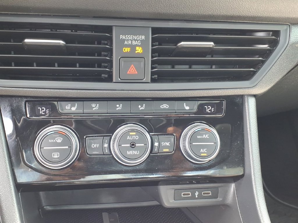 Used 2021 Volkswagen Jetta R-Line w/ R-Line Cold Weather Package FWD image 8