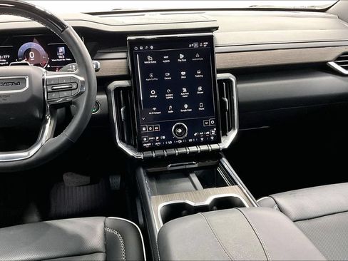 Used 2025 GMC Acadia Denali w/ Super Cruise Package FWD image 7