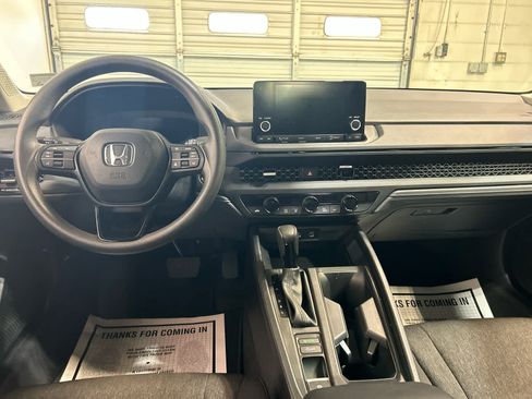 Used 2023 Honda Accord EX image 4