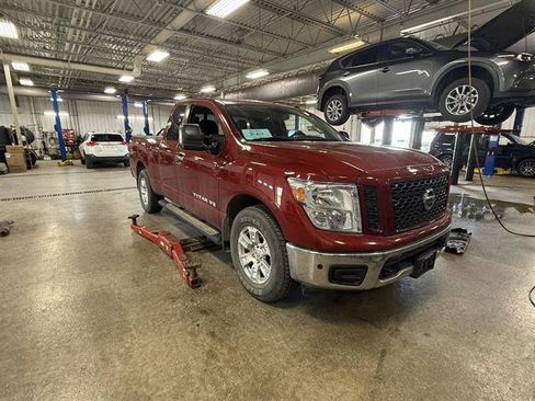 Used 2019 Nissan Titan SV w/ SV Convenience Package AWD/4WD image 1