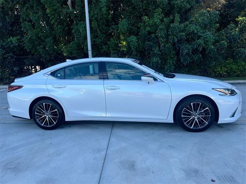 Certified 2025 Lexus ES 350 w/ Premium Package image 8