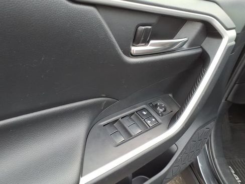 Used 2019 Toyota RAV4 XLE w/ Convenience Package AWD/4WD image 14