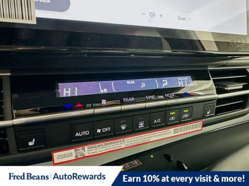 New 2026 Toyota Sienna XLE image 17