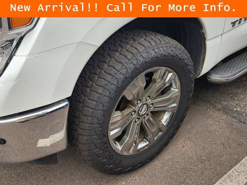 Used 2018 Nissan Titan SL w/ Chrome Package AWD/4WD image 7