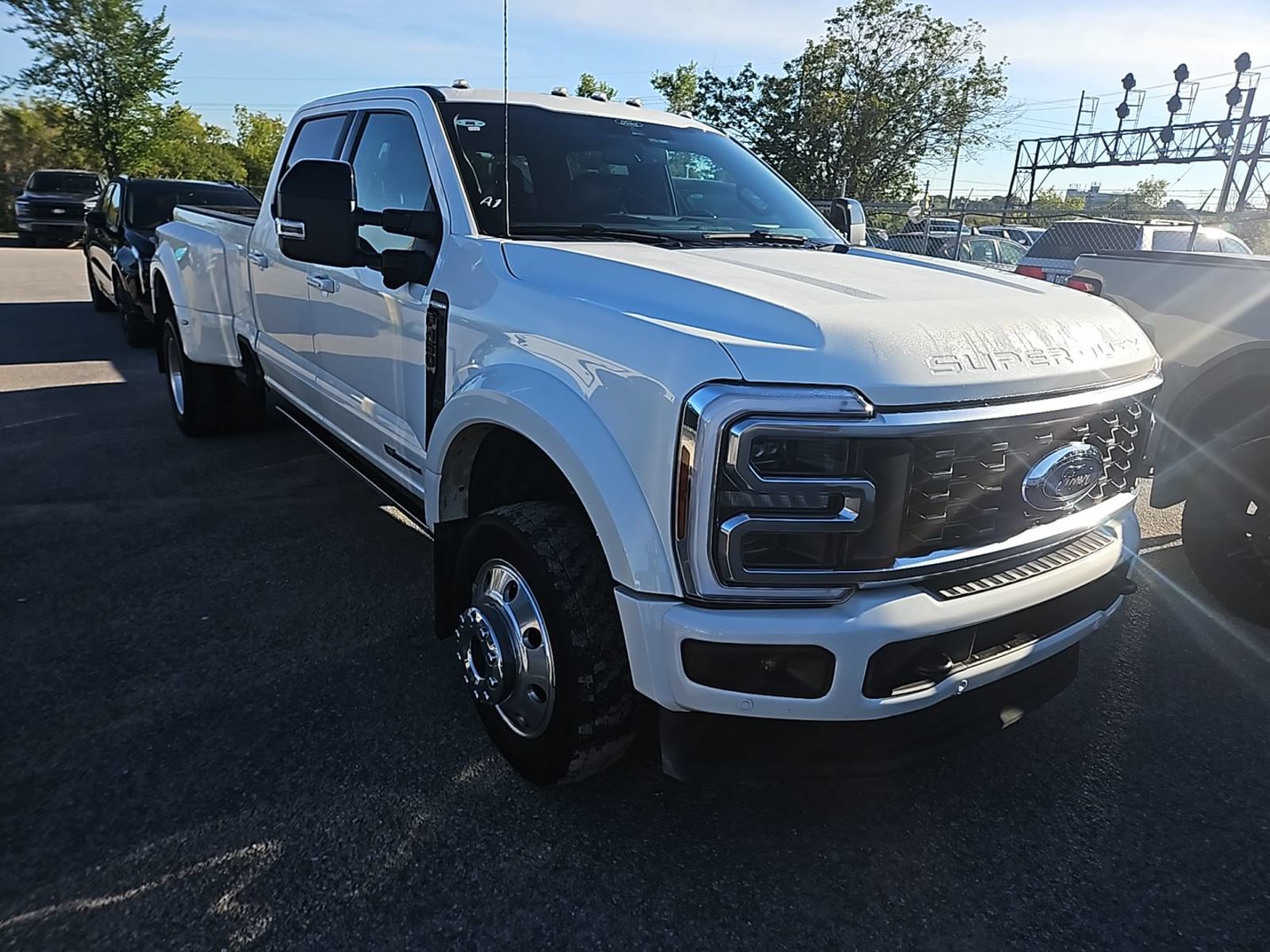 Used 2026 Ford F450 Platinum w/ FX4 Off-Road Package AWD/4WD image 5