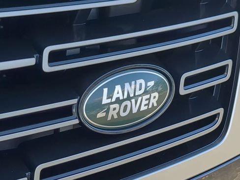 Certified 2025 Land Rover Range Rover SE AWD/4WD image 12