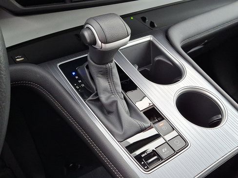 Certified 2025 Toyota Sienna XLE image 16