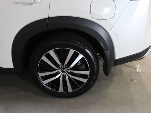 Used 2024 Nissan Pathfinder Platinum w/ Cargo Package AWD/4WD image 28