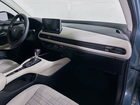 Certified 2024 Honda HR-V LX image 27