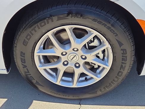 Used 2025 Chrysler Pacifica Select FWD image 7