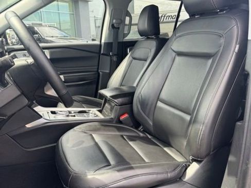 Used 2023 Ford Explorer XLT w/ Equipment Group 202A AWD/4WD image 14