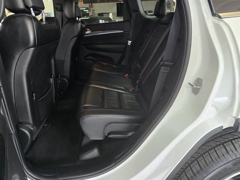 Used 2018 Jeep Grand Cherokee Limited AWD/4WD image 11