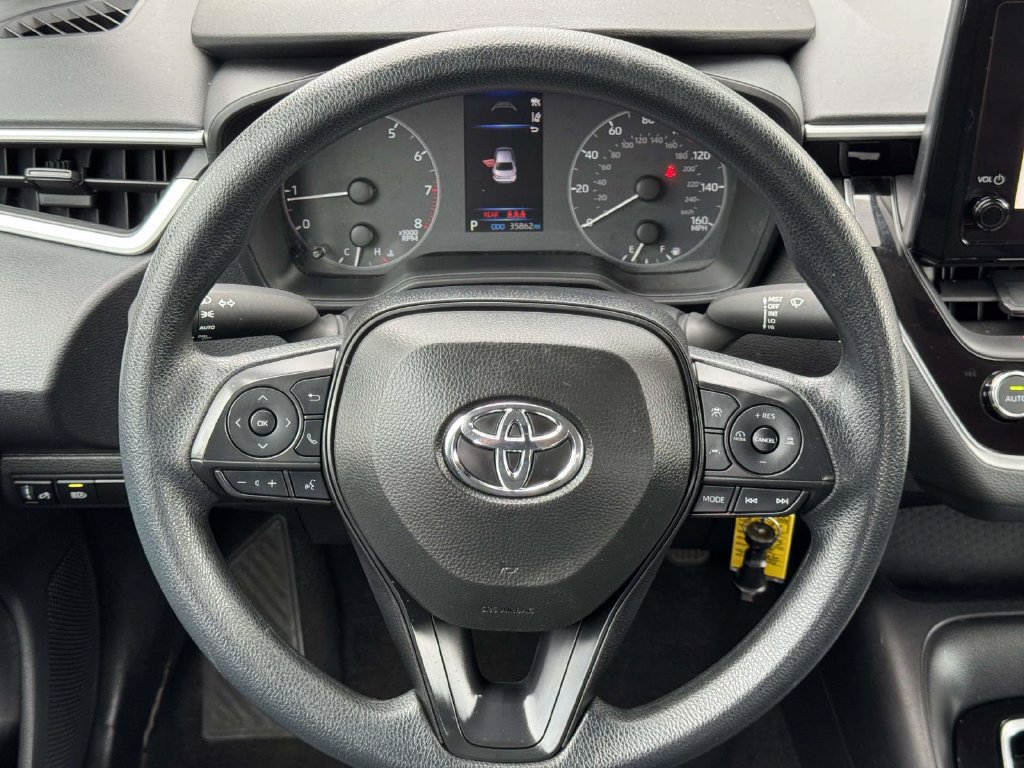 Used 2025 Toyota Corolla LE FWD image 10