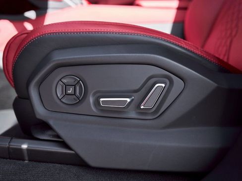 Used 2024 Lamborghini Urus S AWD/4WD image 37
