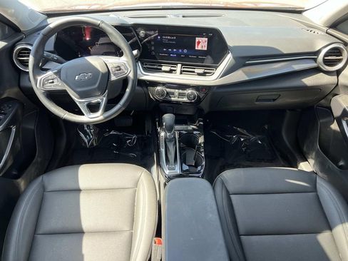 Used 2024 Chevrolet Trax ACTIV w/ Sunroof Package FWD image 3