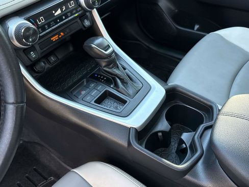 Used 2021 Toyota RAV4 XLE Premium FWD image 19