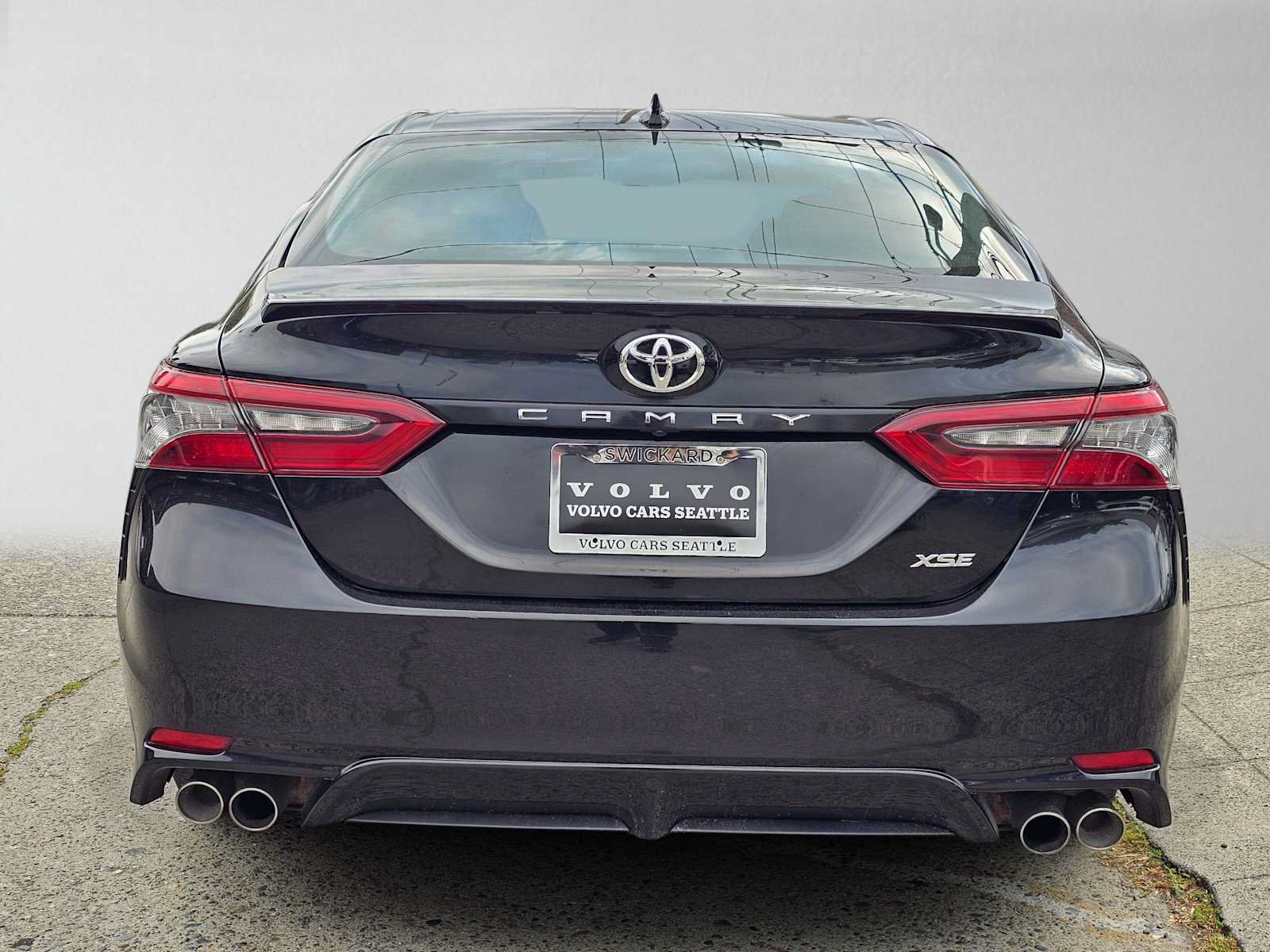 Used 2024 Toyota Camry XSE FWD image 4