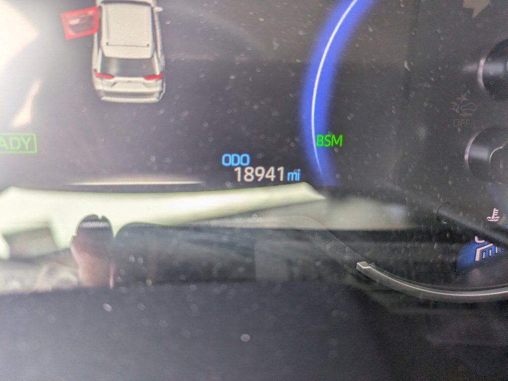 Used 2025 Toyota RAV4 XLE AWD/4WD image 14