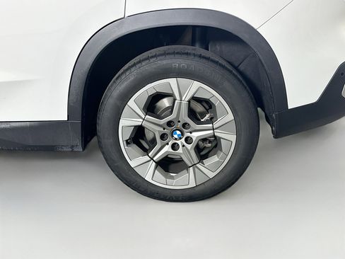 Used 2023 BMW X1 xDrive28i image 11