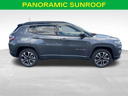 Used 2023 Jeep Compass Limited w/ Sun and Sound Group AWD/4WD image 6