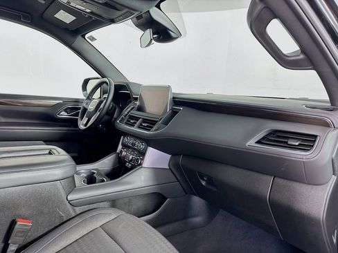 Used 2024 GMC Yukon SLE image 32