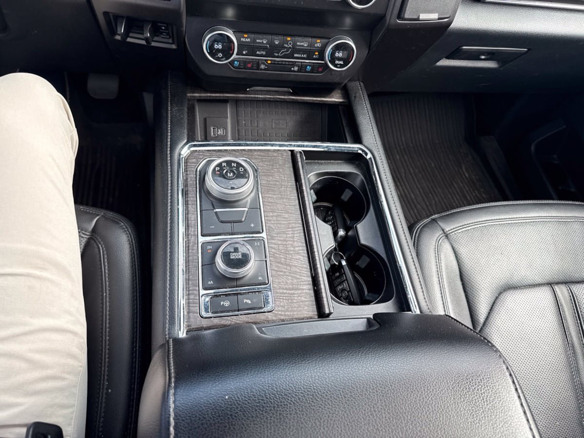 Used 2021 Ford Expedition Limited AWD/4WD image 10