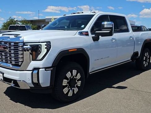 New 2026 GMC Sierra 2500 Denali w/ Denali Reserve Package AWD/4WD image 5