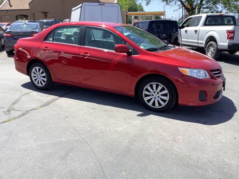 Used 2013 Toyota Corolla LE FWD image 7