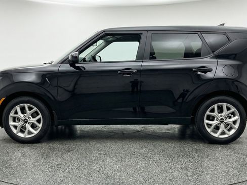 Used 2025 Kia Soul LX w/ LX Technology Package image 5
